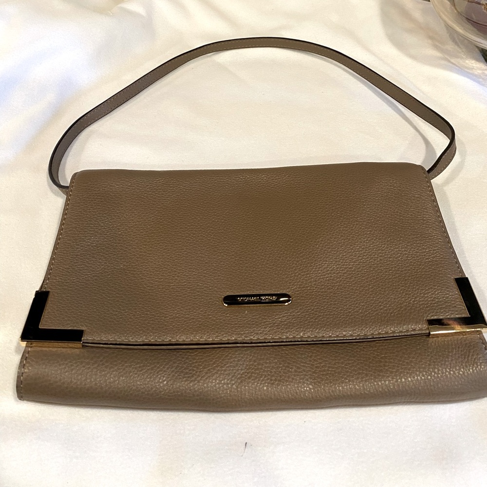 Light Tan Michael Kors Should bag